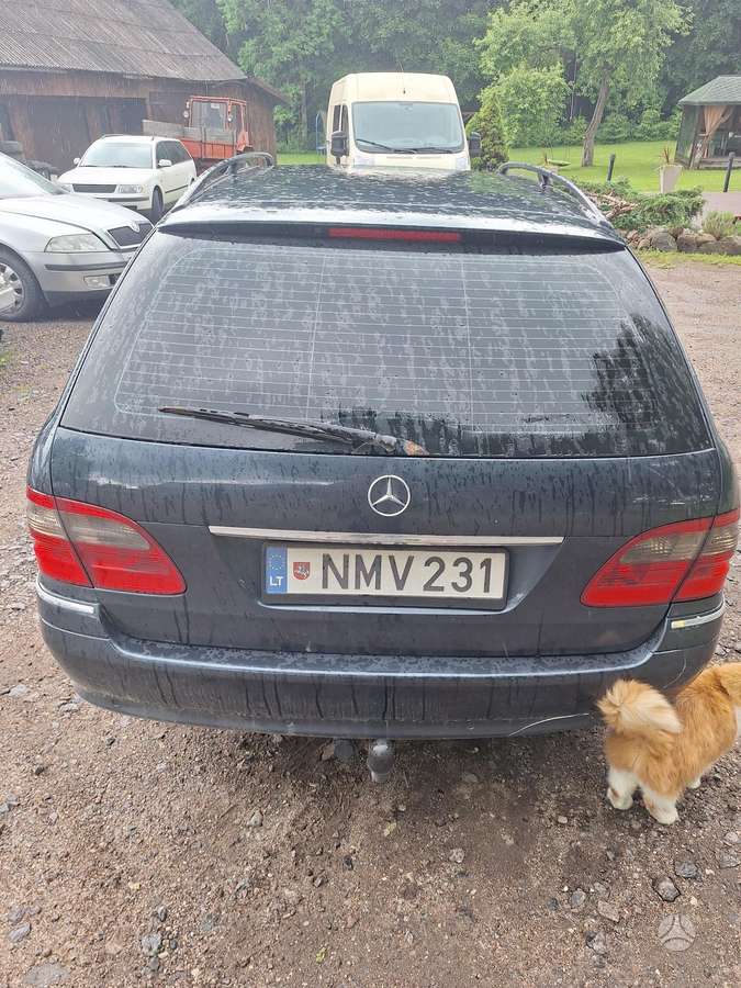 Mercedes-Benz E320