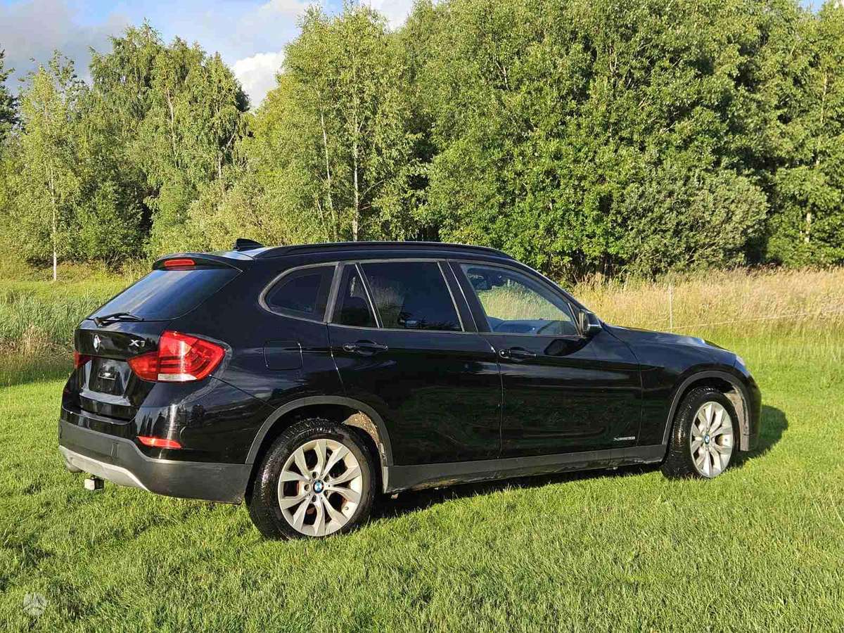 BMW X1, 2.0 l., hatchback