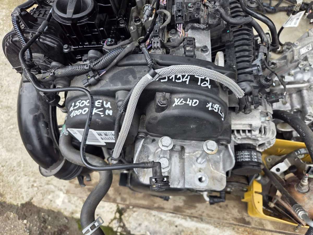 Volvo XC40 dalimis