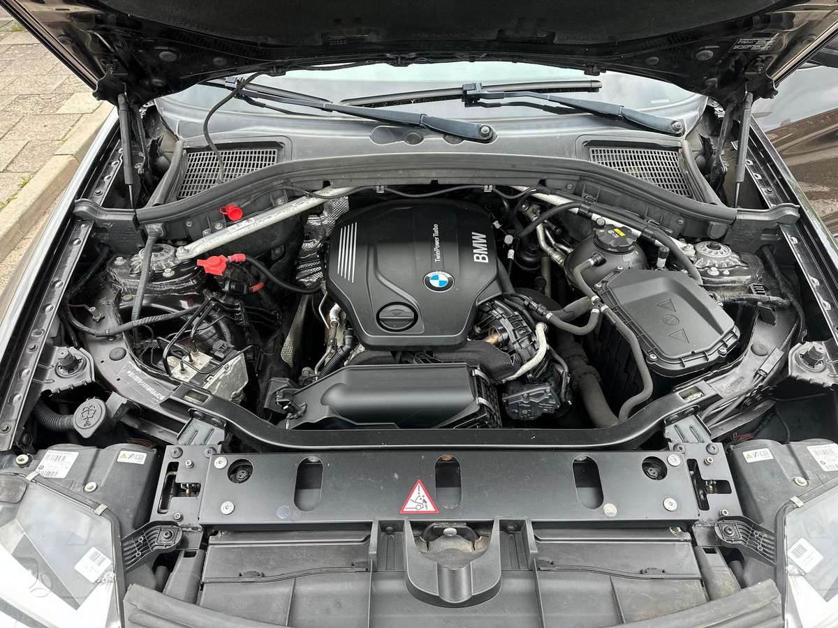 BMW X3, 2.0 l., Минивэн