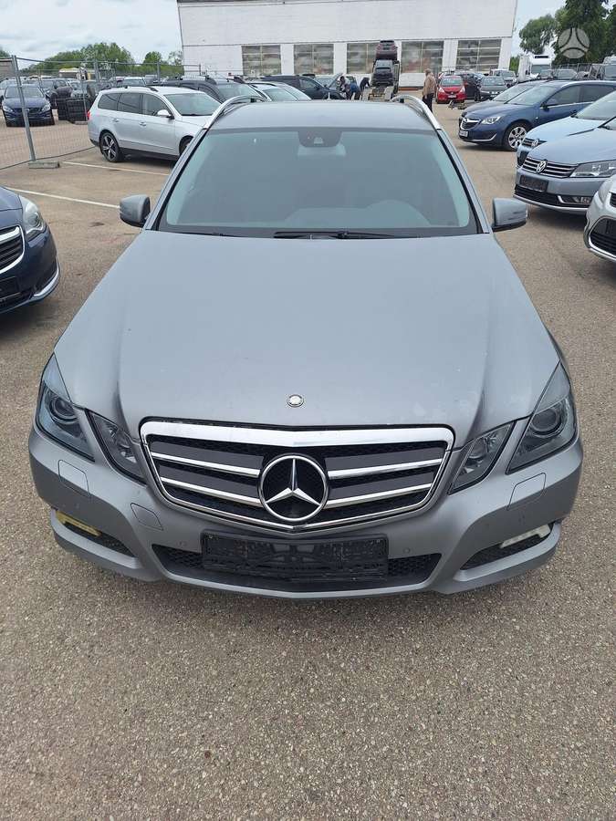 Mercedes-Benz E220