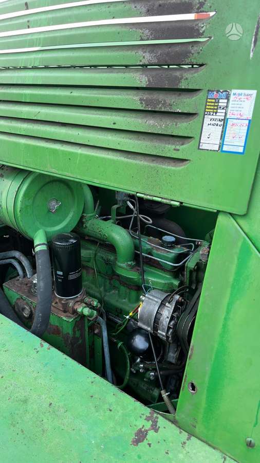 John Deere 1075, kombaini