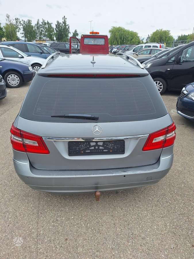 Mercedes-Benz E220