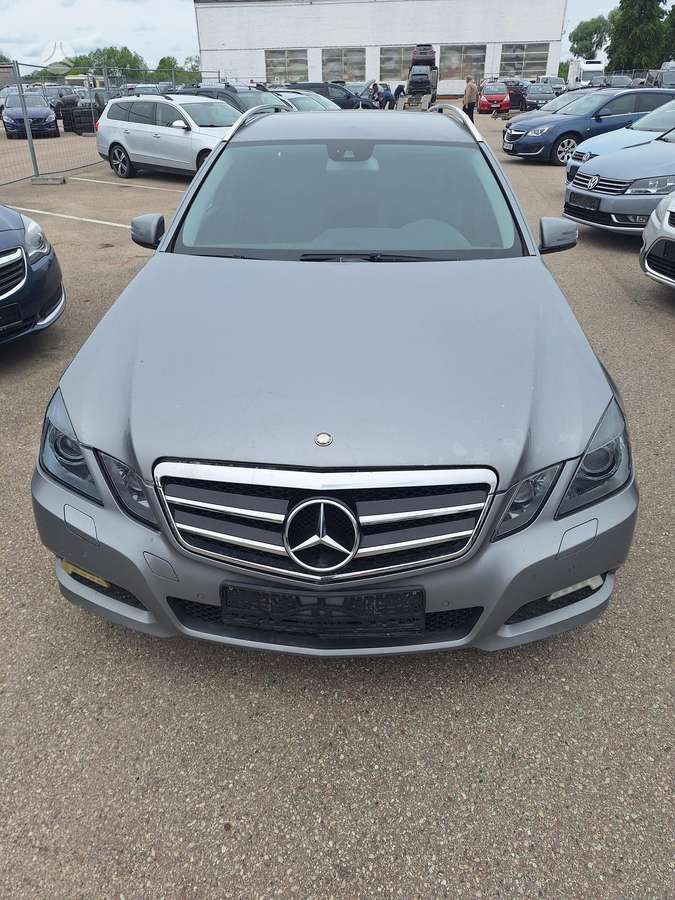 Mercedes-Benz E220