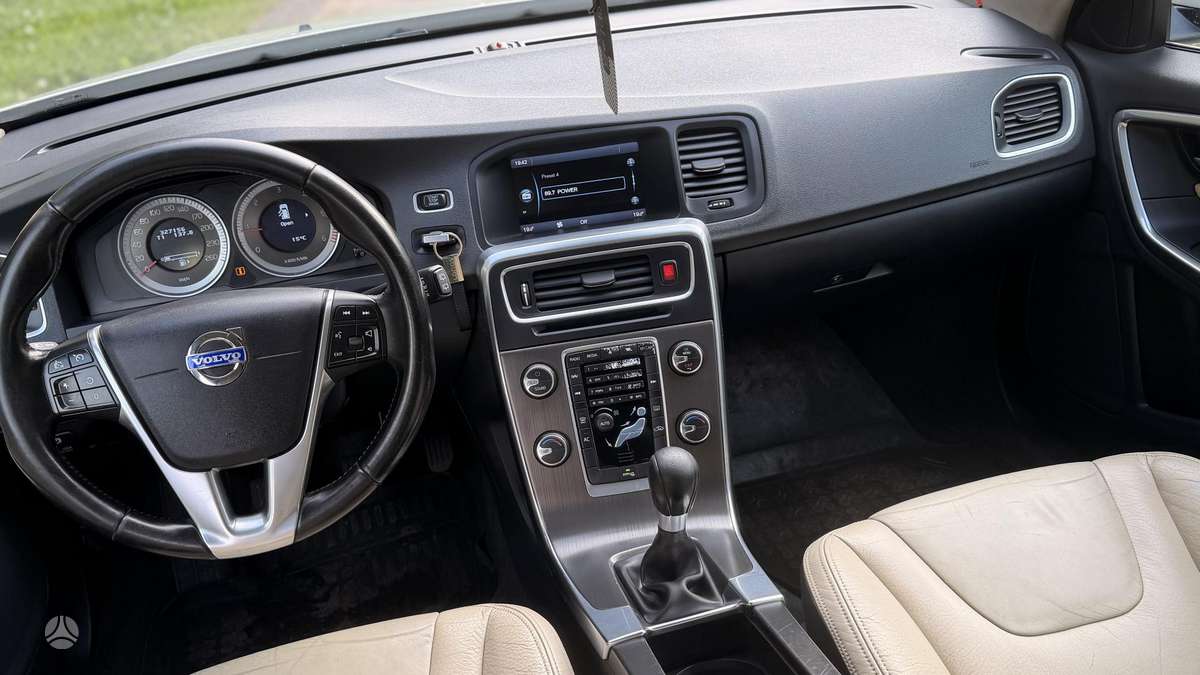Volvo V60, 1.6 l., wagon