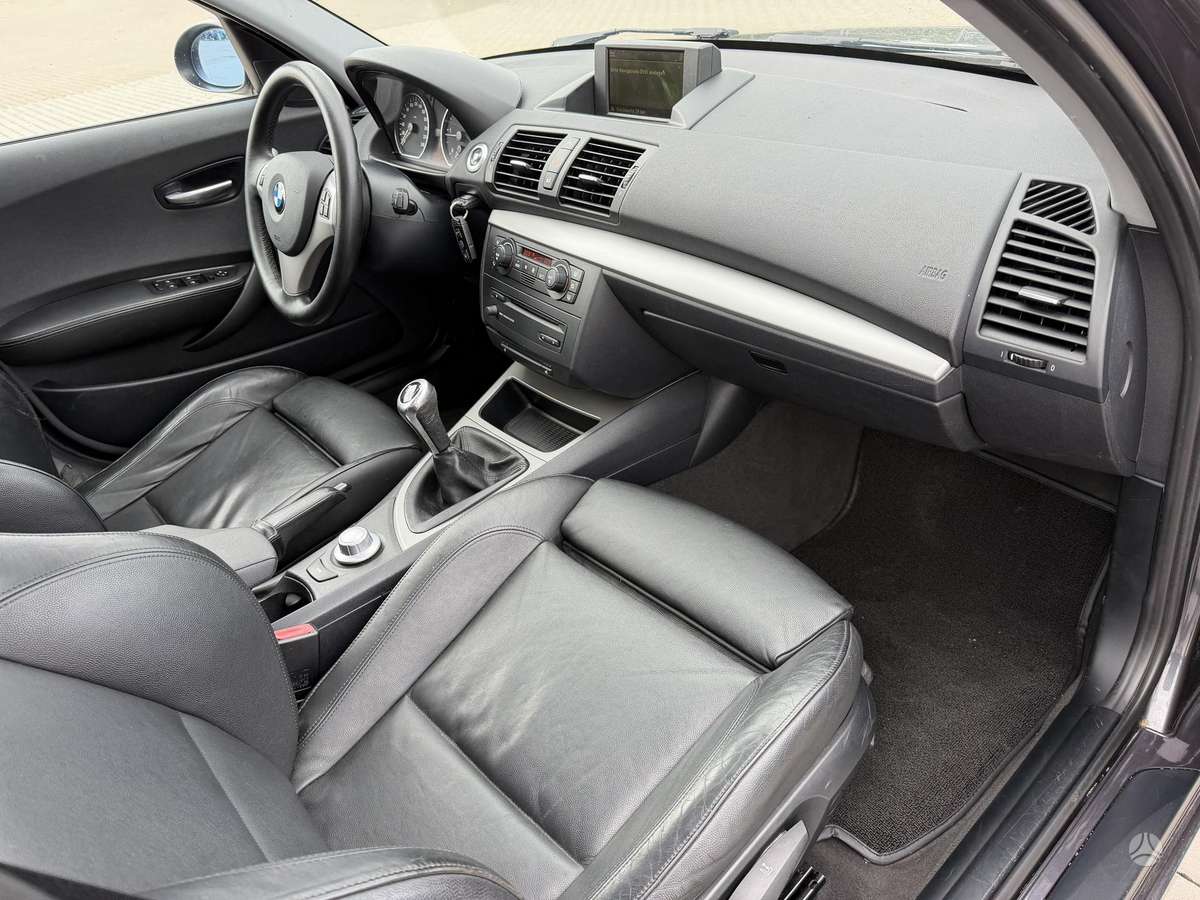 BMW 120, 2.0 l., hatchback