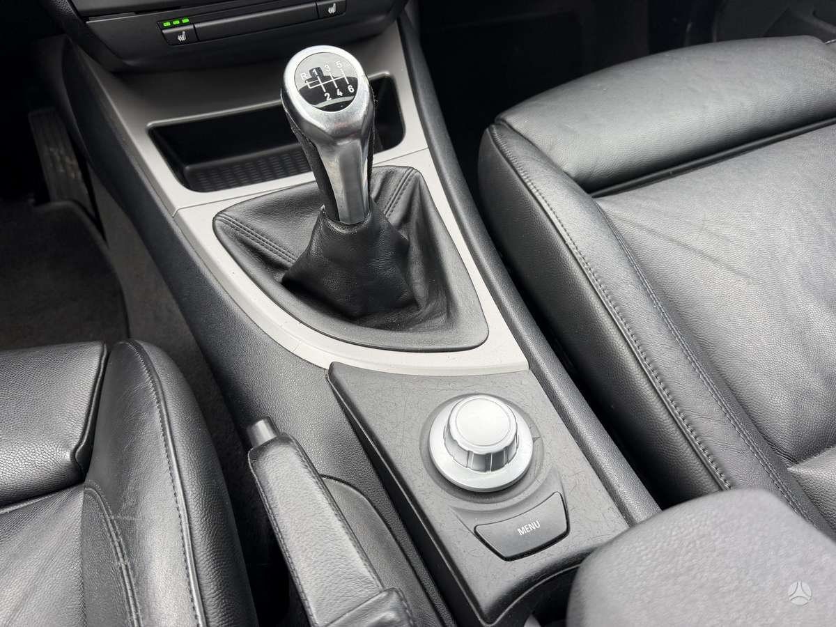 BMW 120, 2.0 l., hatchback