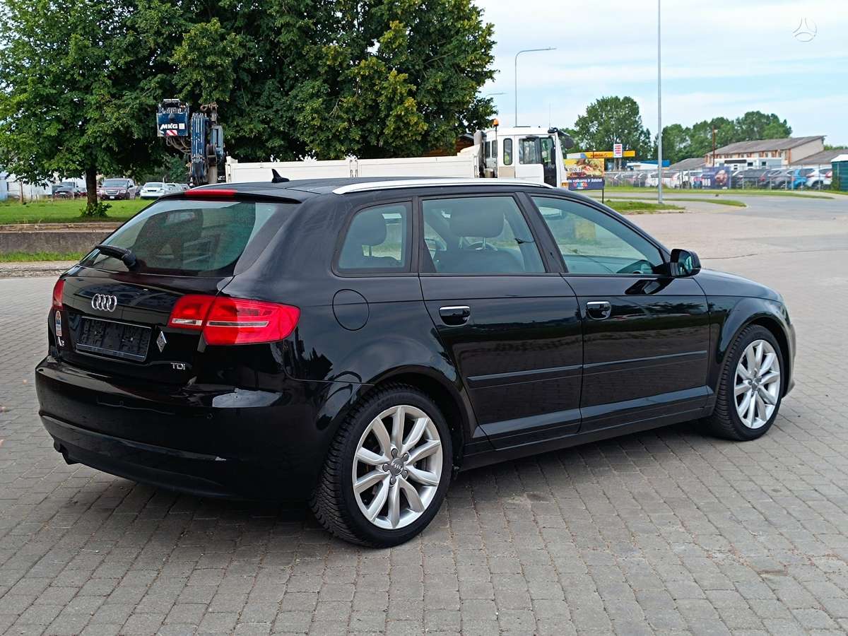 Audi A3, 1.6 l., hatchback
