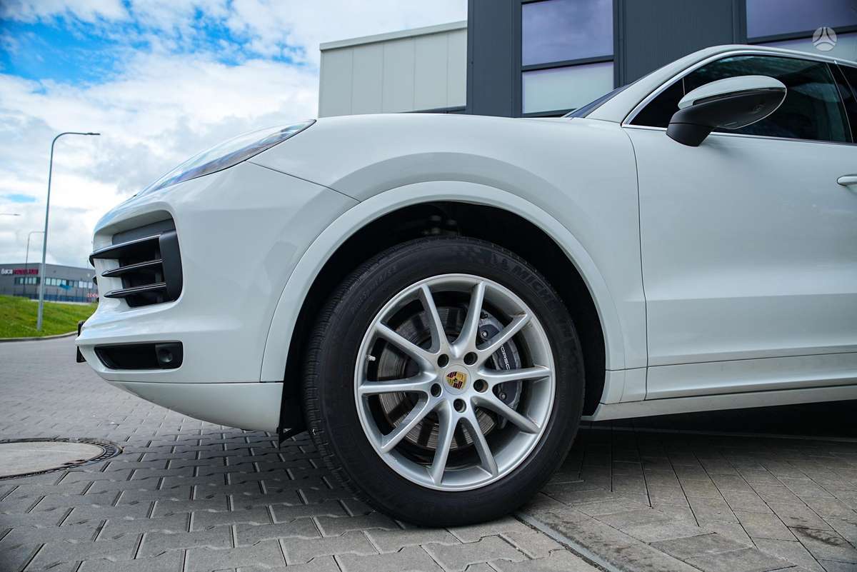 Porsche Cayenne - 6