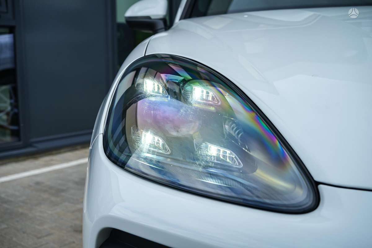 Porsche Cayenne - 7