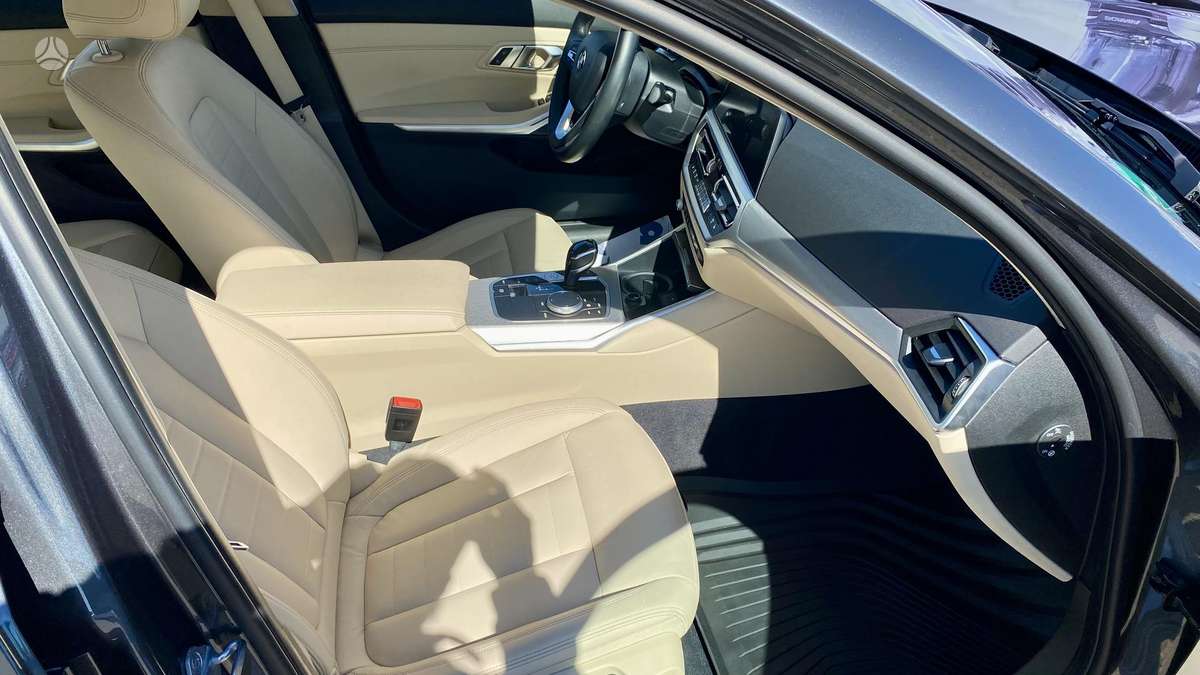 BMW 320, 2.0 l., Седан