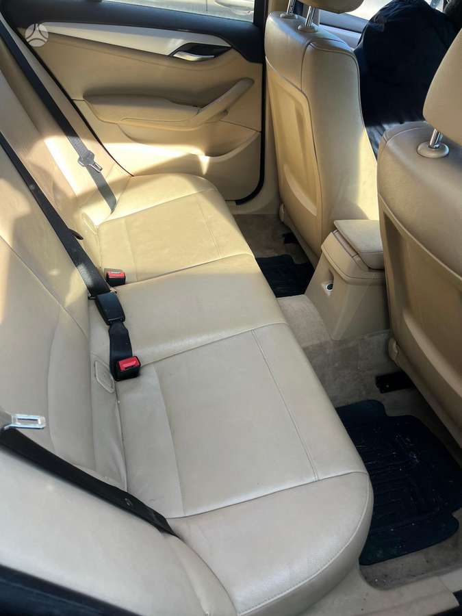 BMW X1, 2.0 l., hatchback