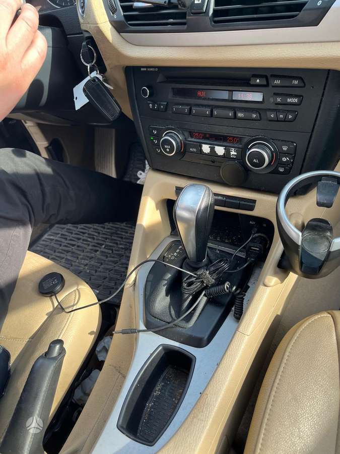 BMW X1, 2.0 l., hatchback