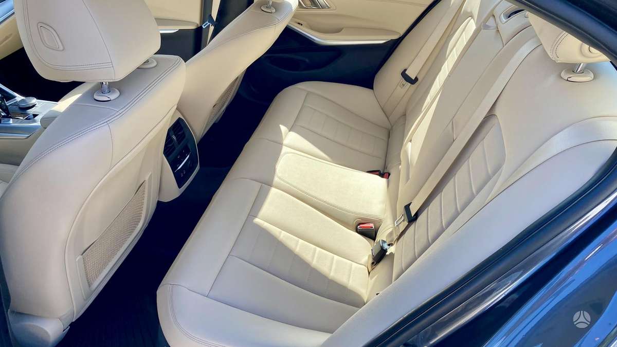 BMW 320, 2.0 l., Седан
