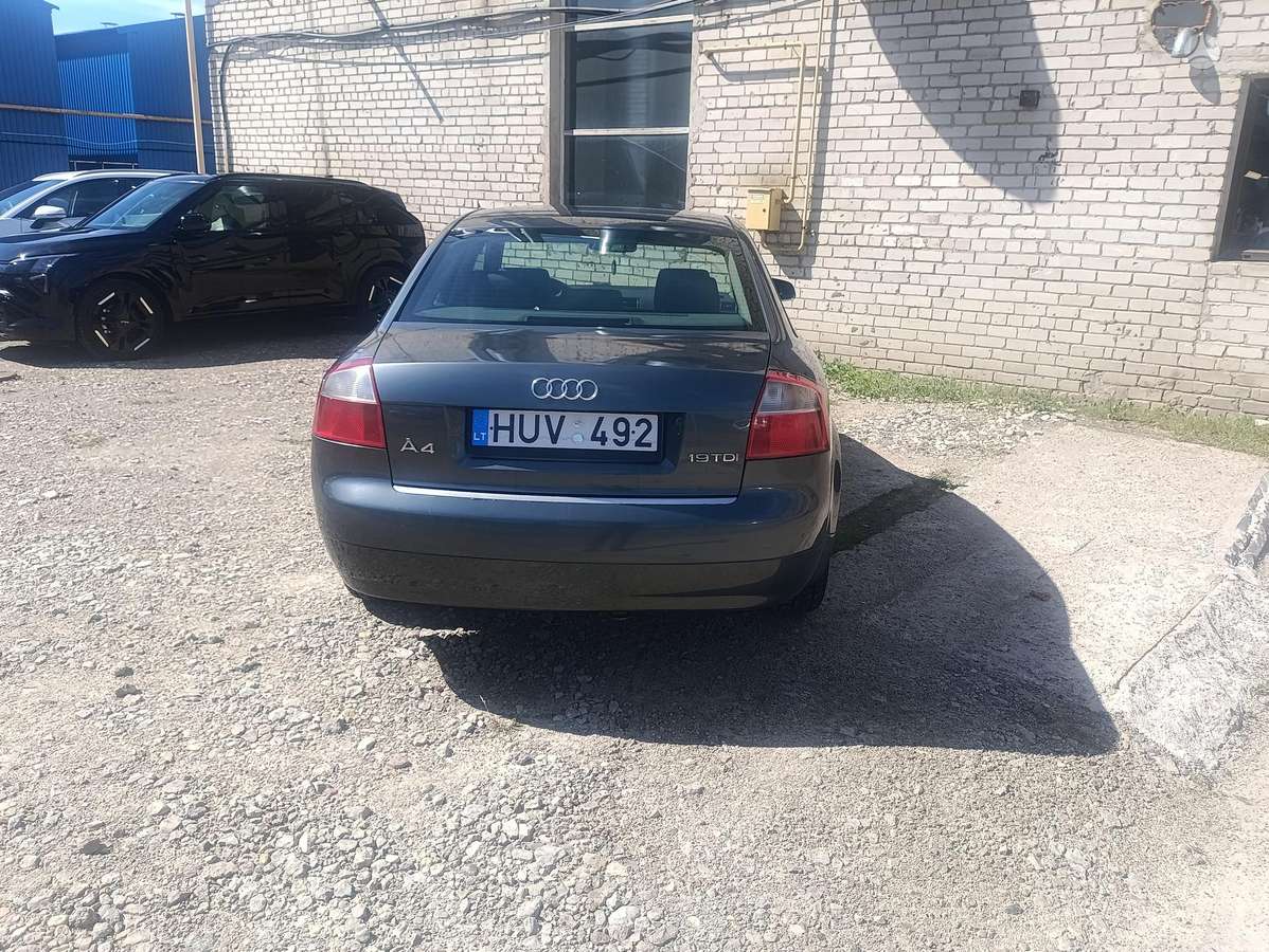 Audi A4, 1.9 l., Седан