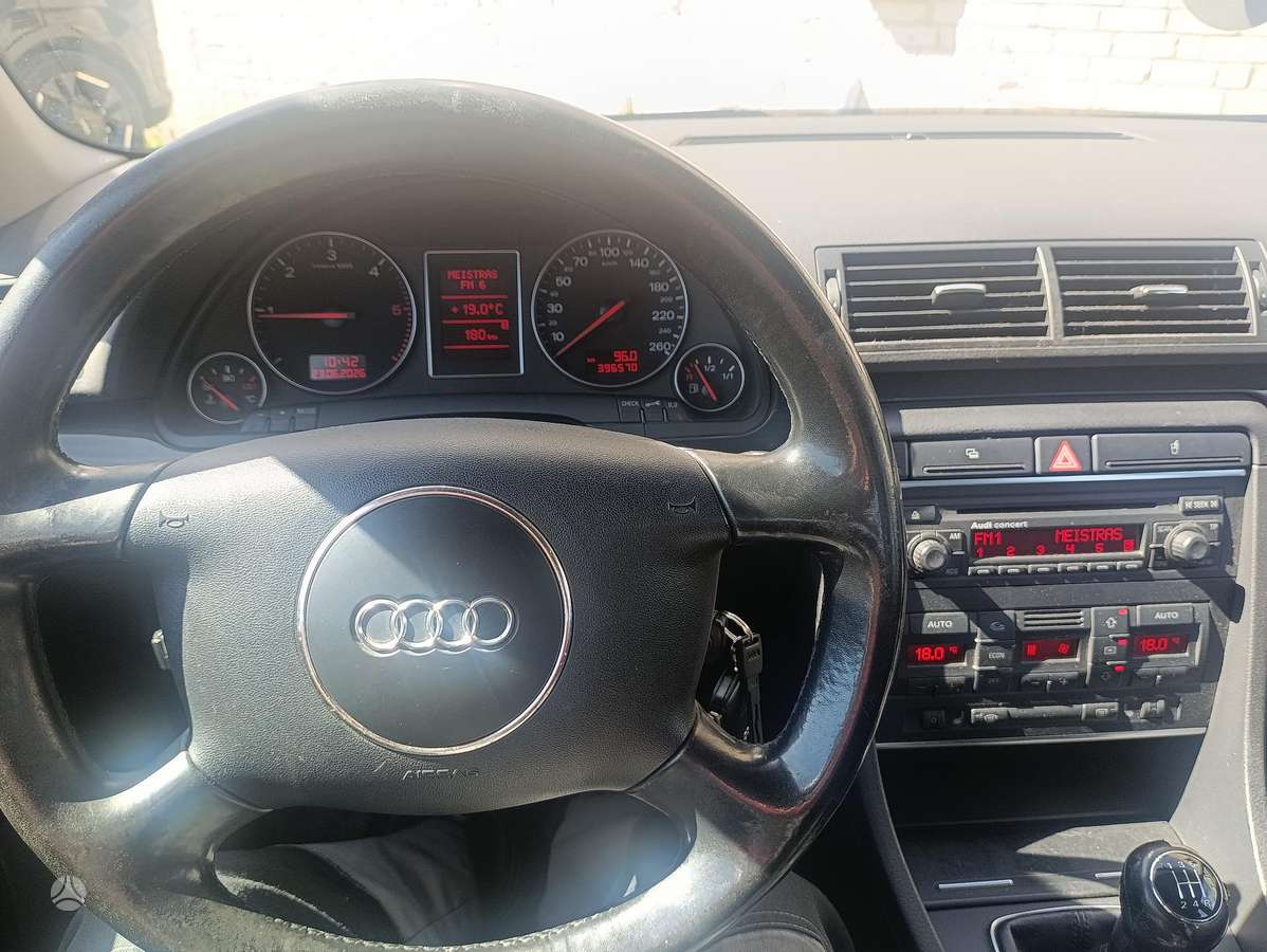 Audi A4, 1.9 l., Седан