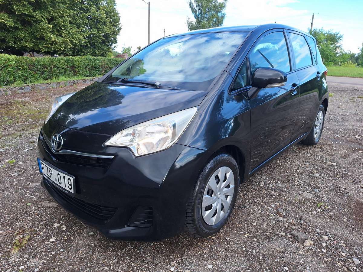 Toyota Verso-S - 1