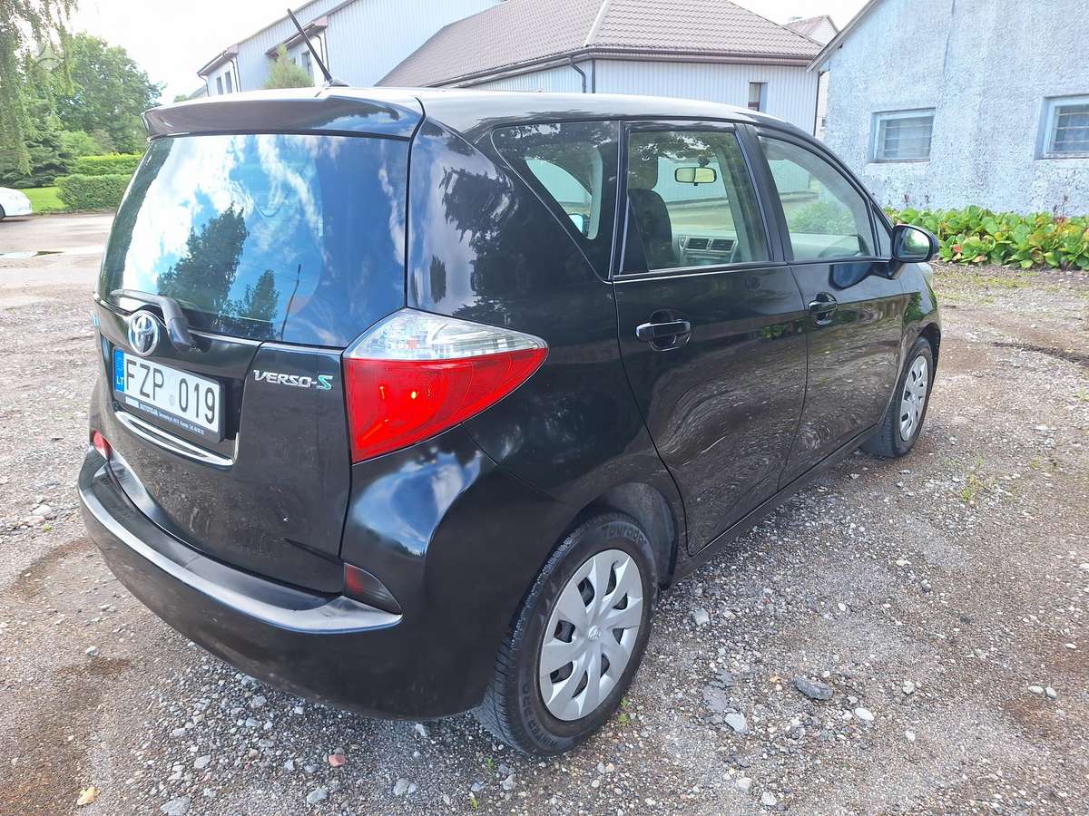 Toyota Verso-S - 2