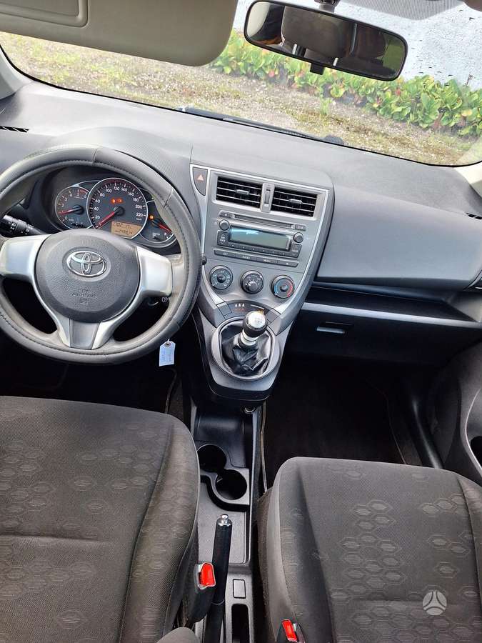 Toyota Verso-S - 8