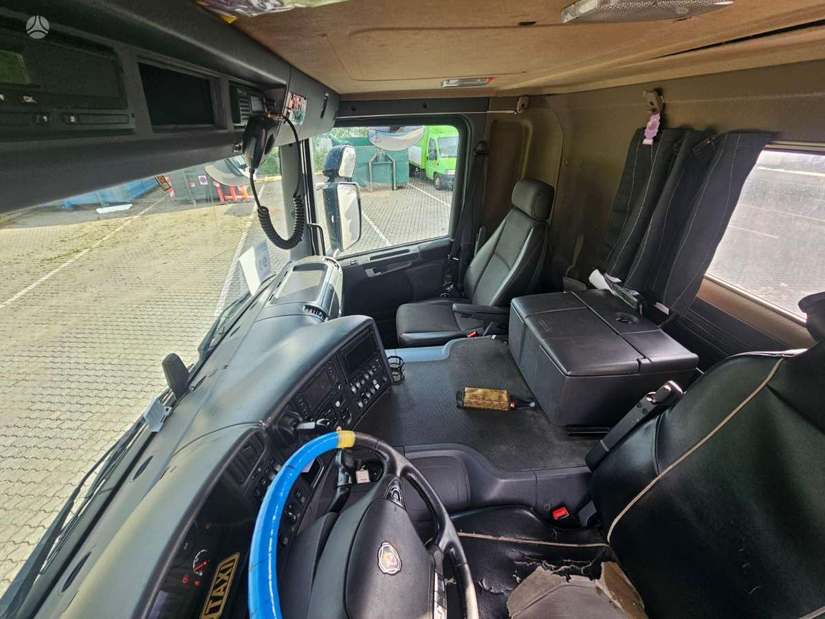 Scania P410, hooklift trucks