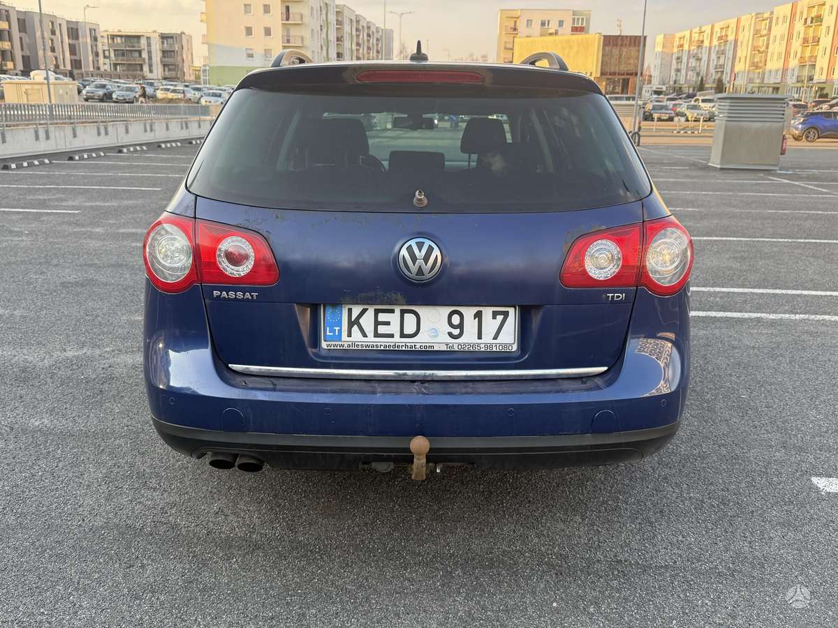 Volkswagen Passat - 4
