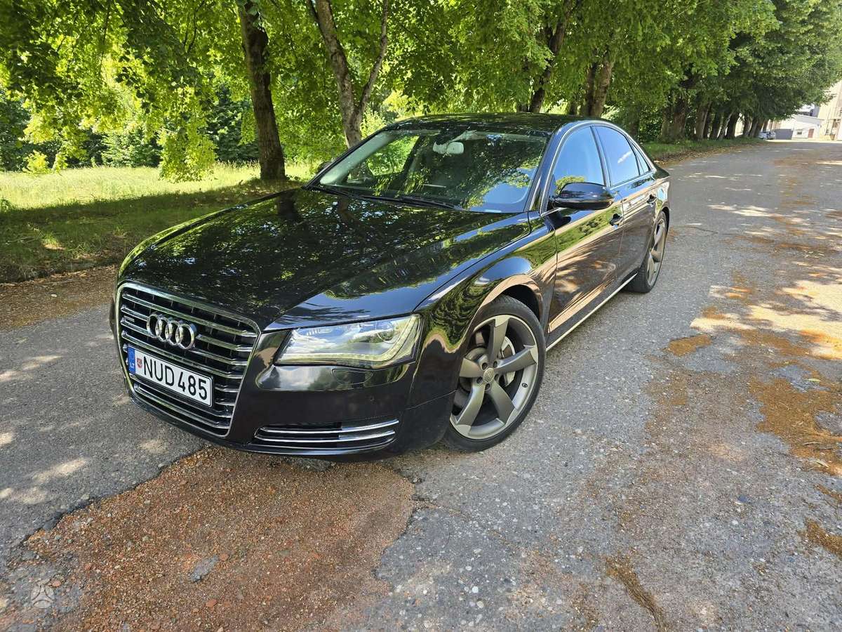 Audi A8, 4.1 l., Седан