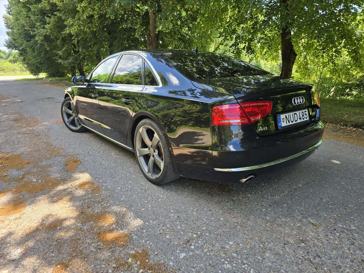 Audi A8, 4.1 l., Седан