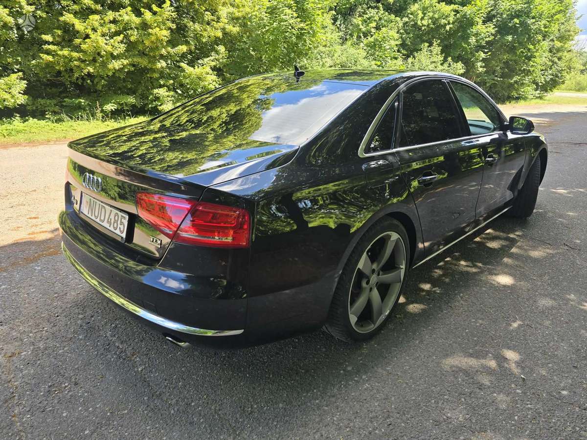 Audi A8, 4.1 l., Седан