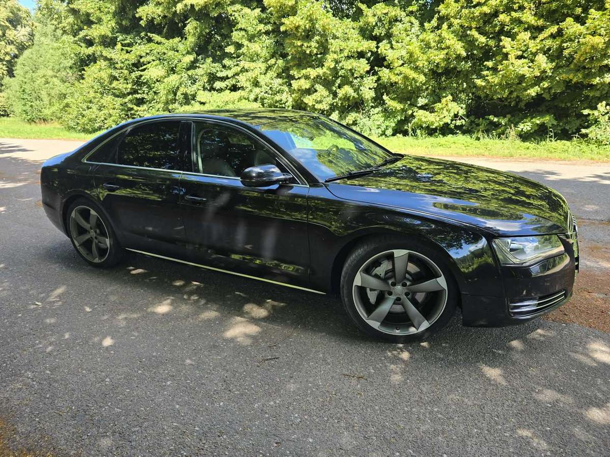 Audi A8, 4.1 l., Седан