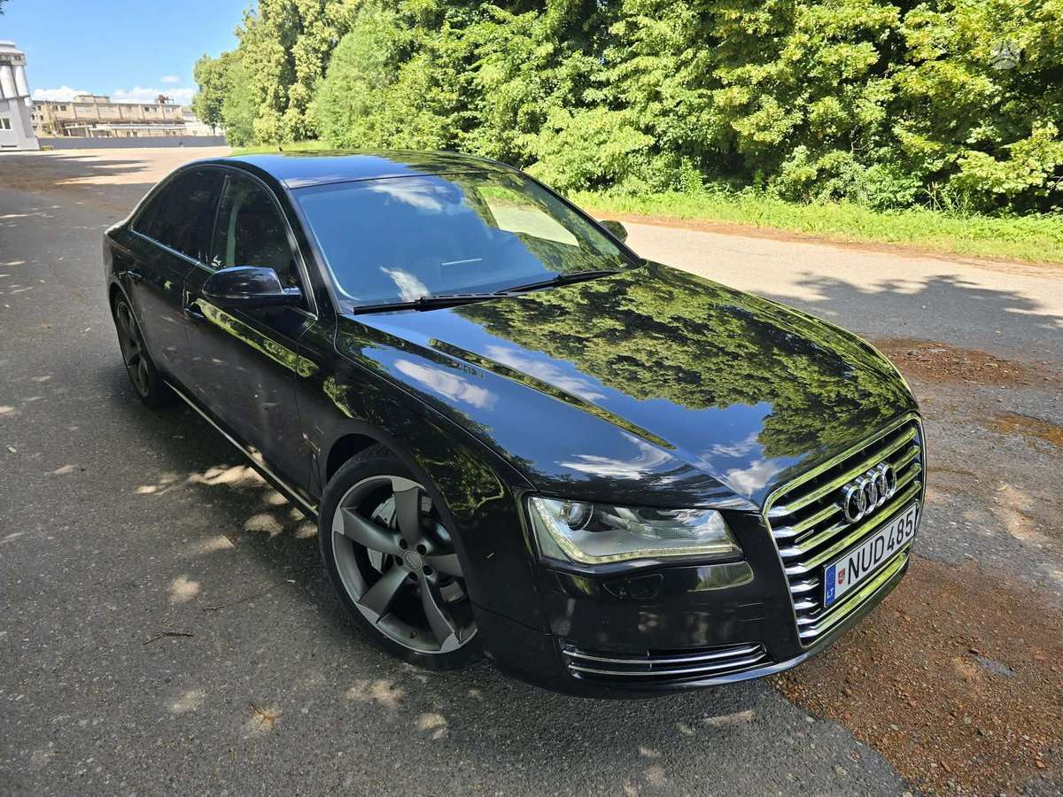 Audi A8, 4.1 l., Седан