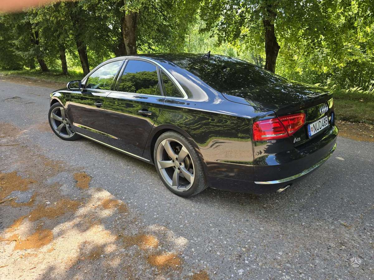 Audi A8, 4.1 l., Седан