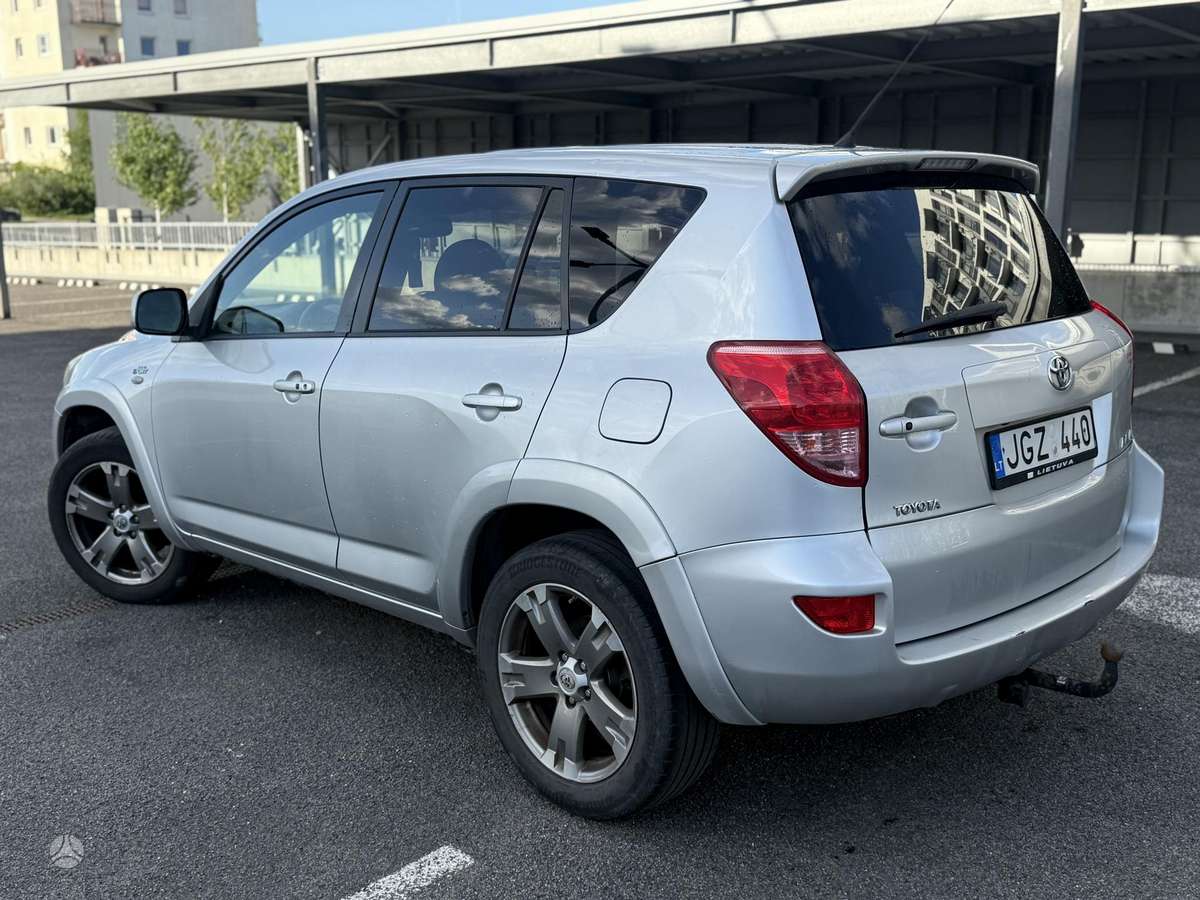 Toyota RAV4 - 3
