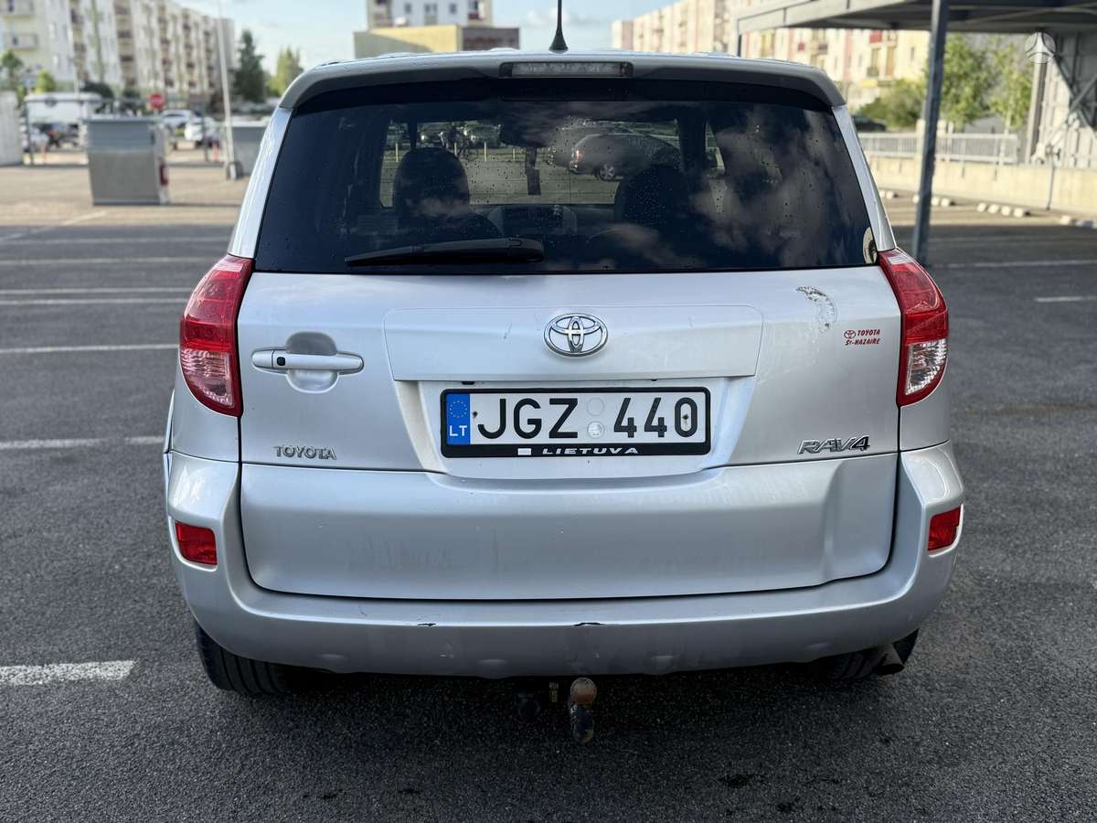 Toyota RAV4 - 4