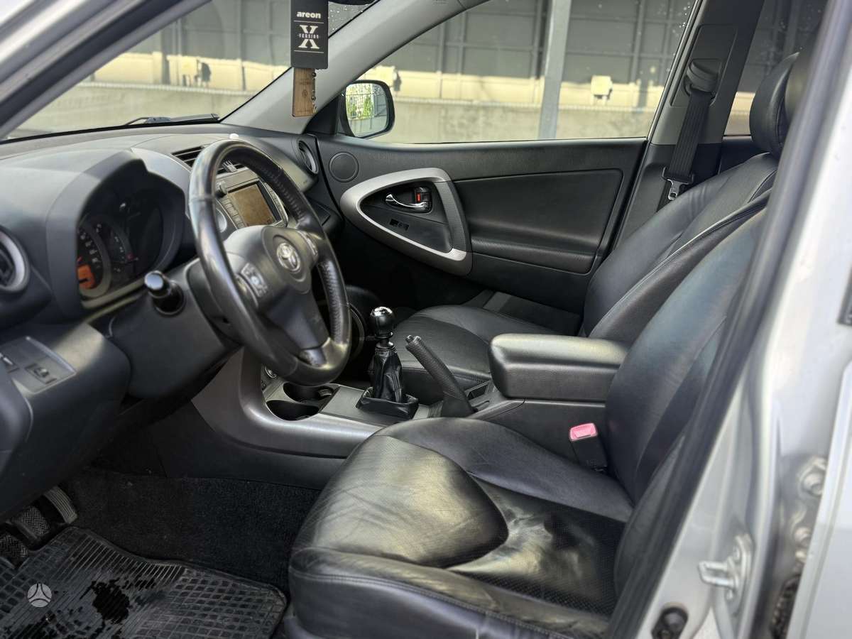 Toyota RAV4 - 12