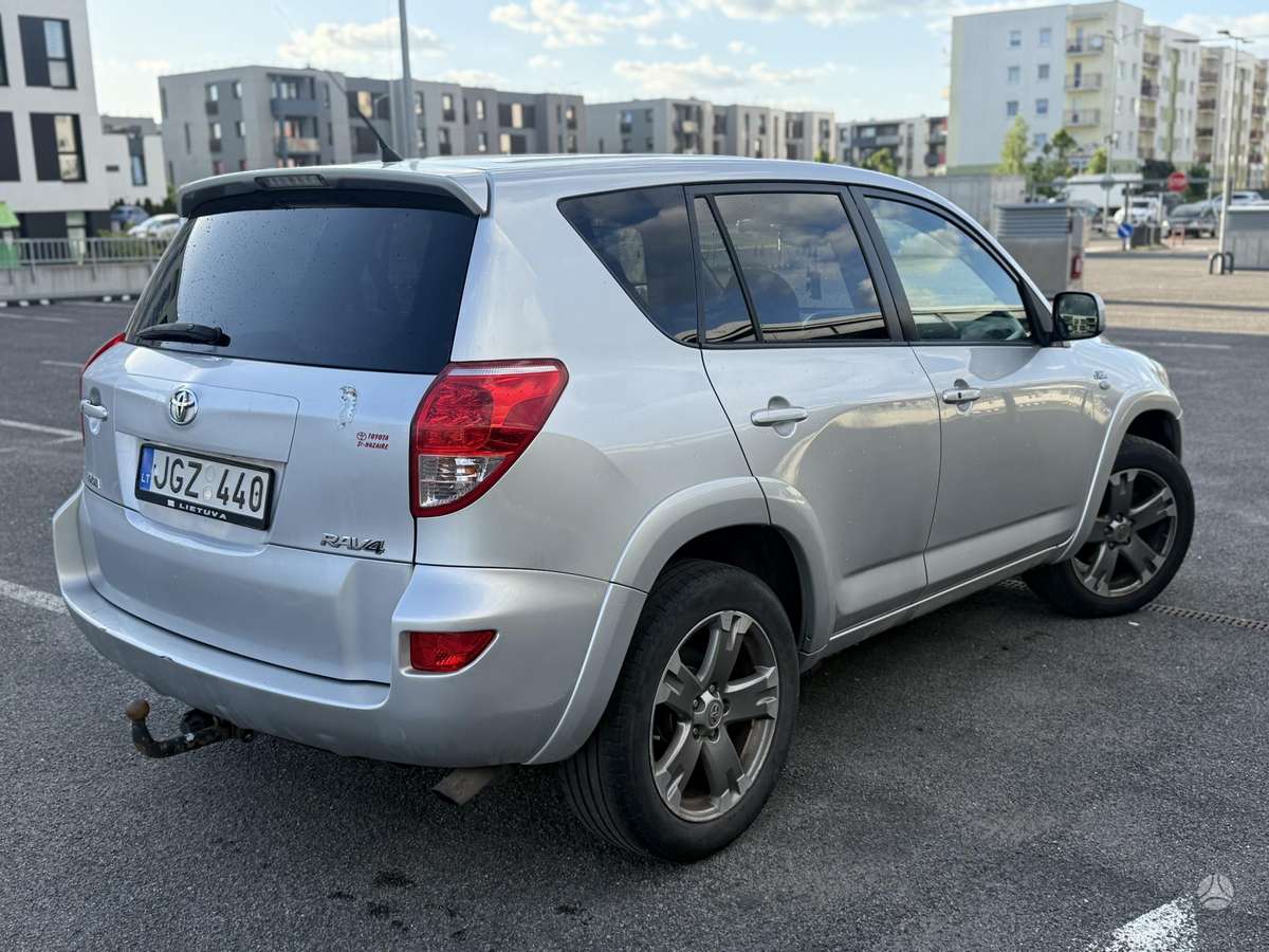 Toyota RAV4 - 5
