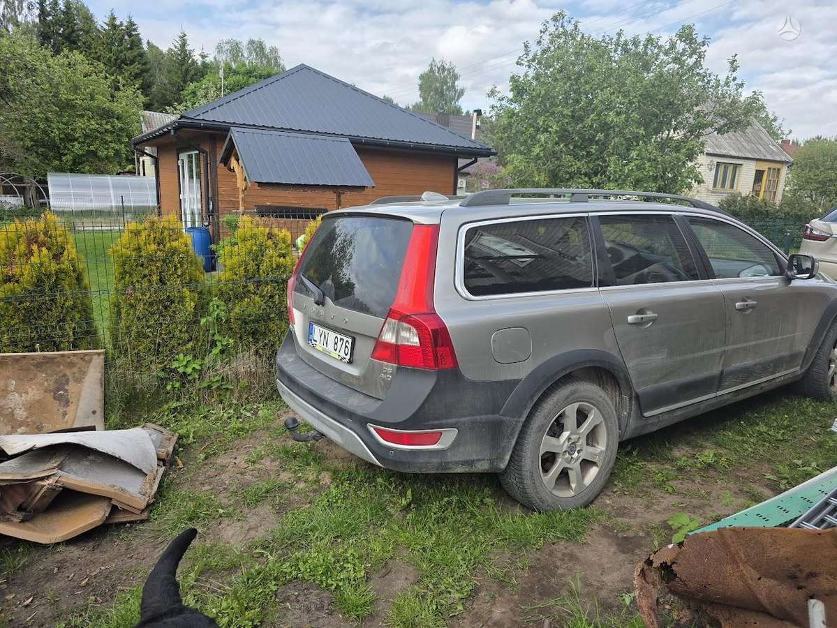 Volvo XC70, 2.4 l., wagon
