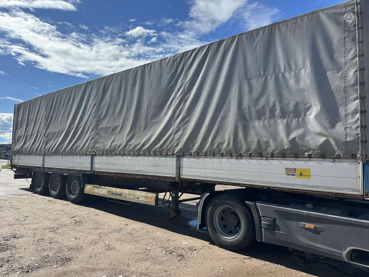 Krone, dropside with tarpaulin