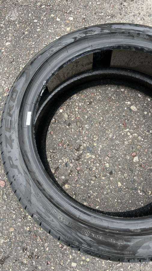 Pirelli P Zero AO, летние 265/40 R20