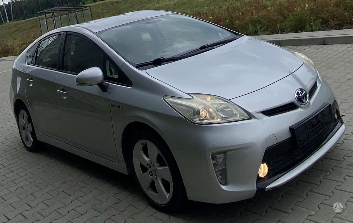 Toyota Prius - 5