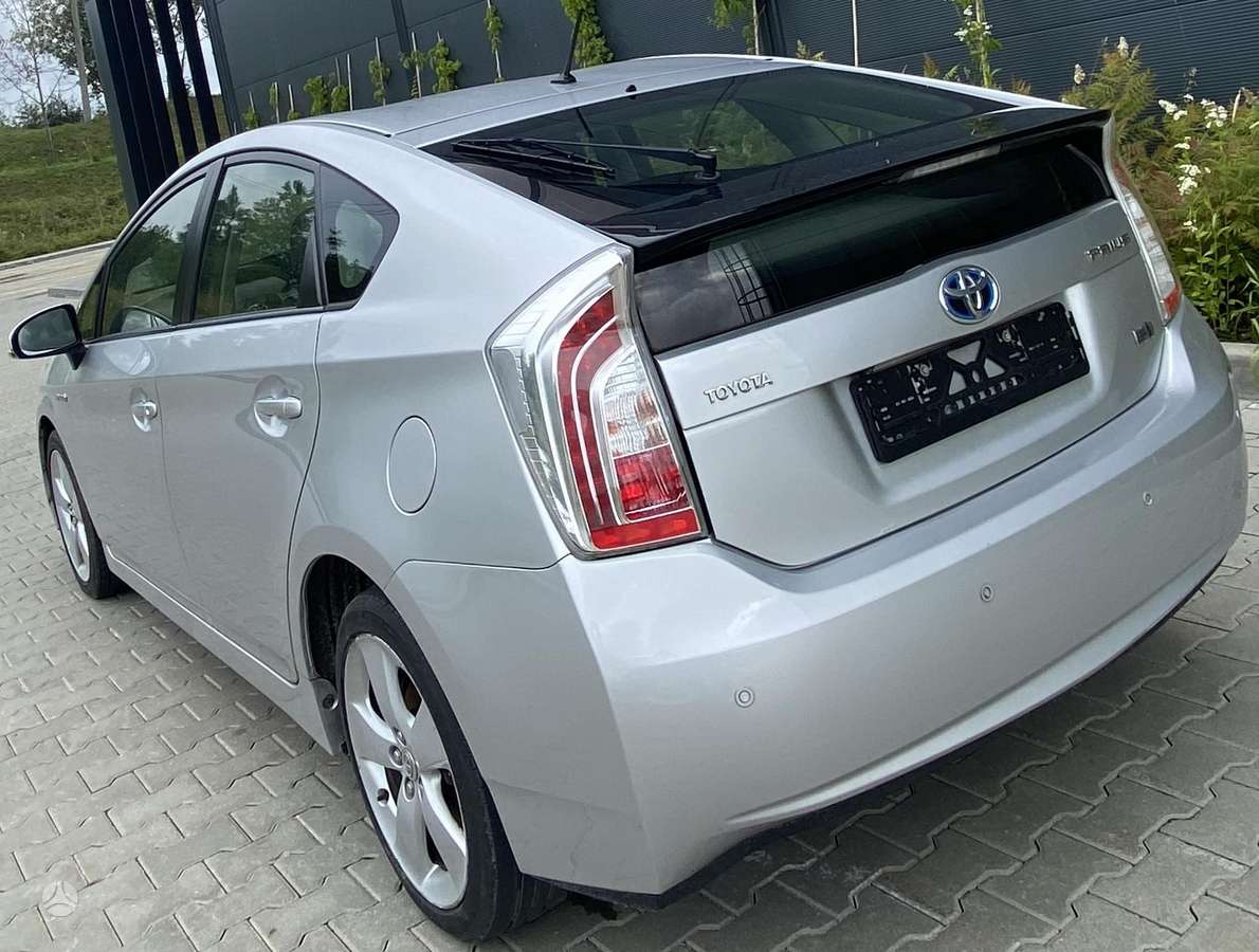 Toyota Prius - 3