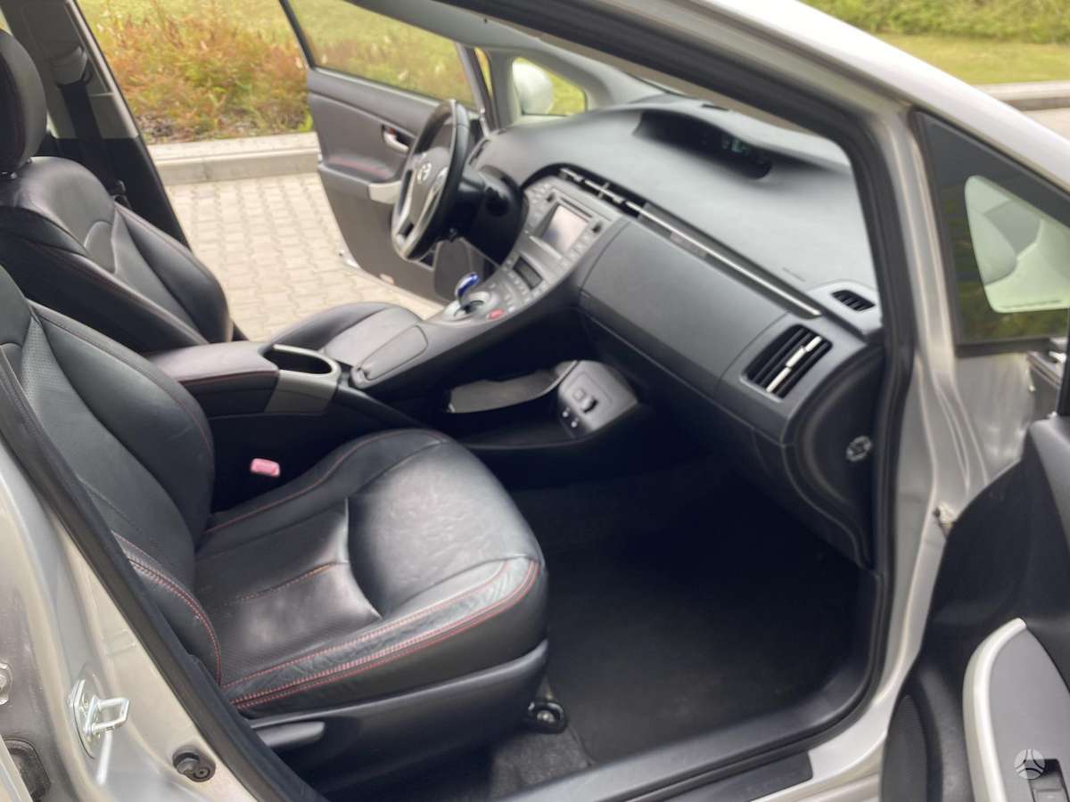 Toyota Prius - 1