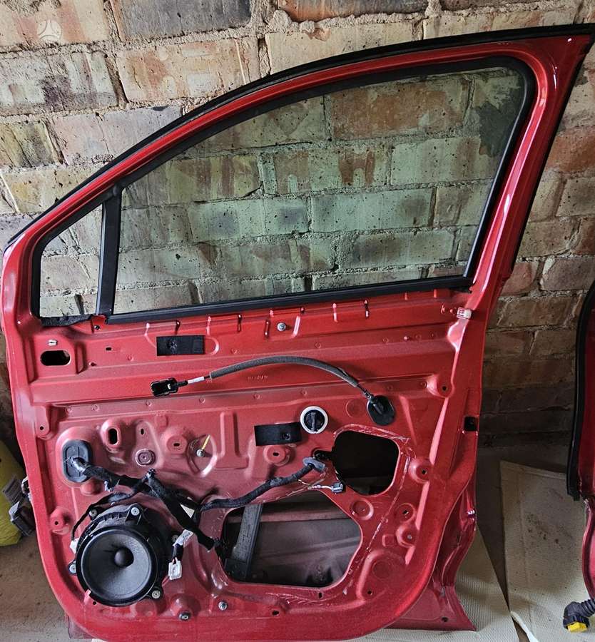 Renault Captur doors, windows
