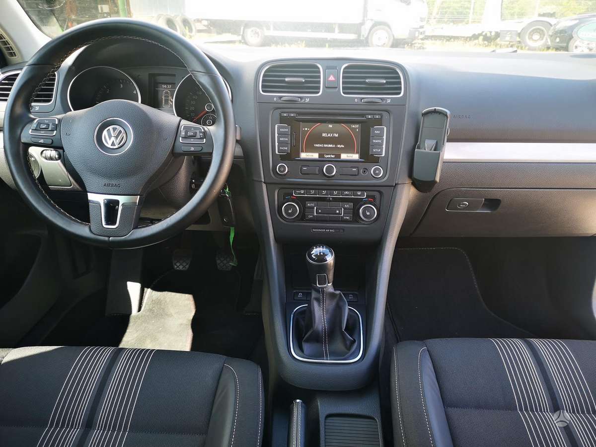 Volkswagen Golf - 9