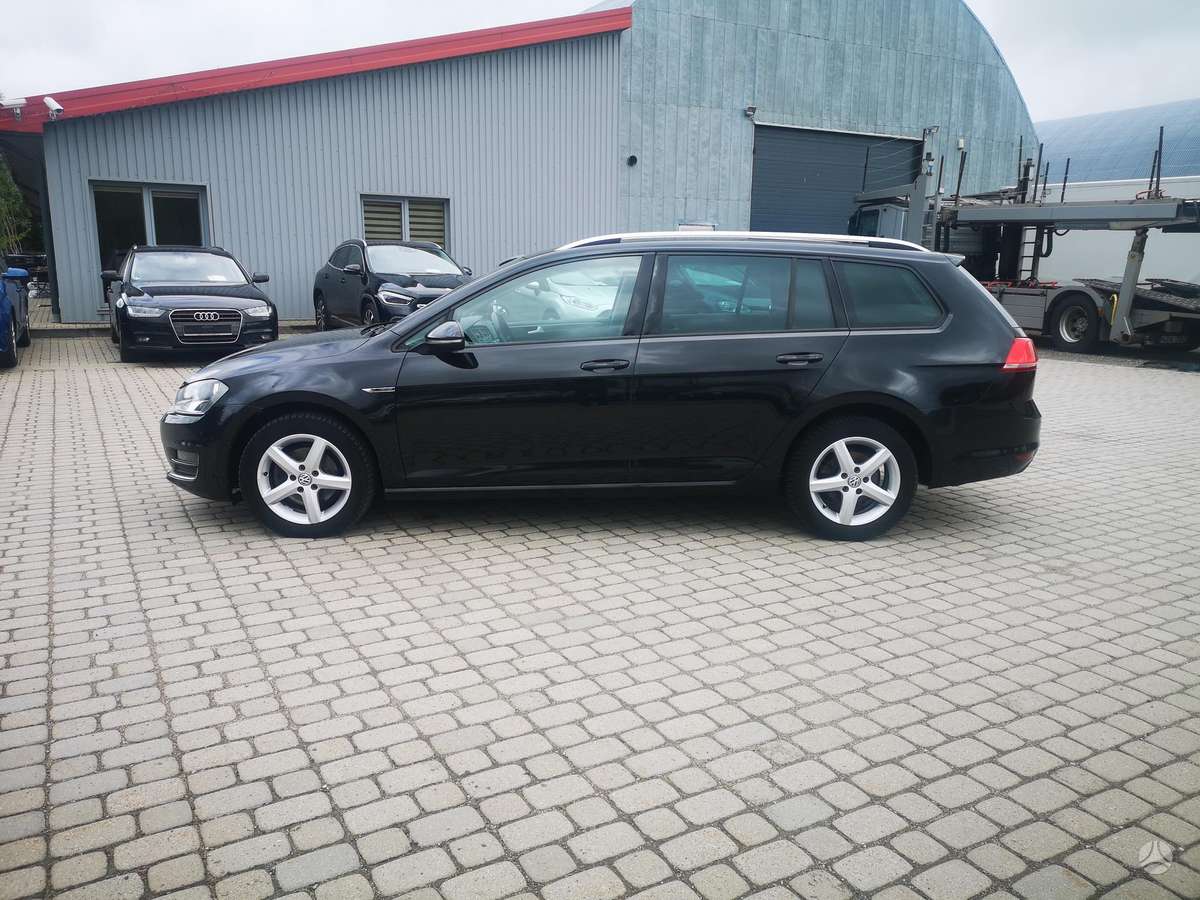 Volkswagen Golf - 2