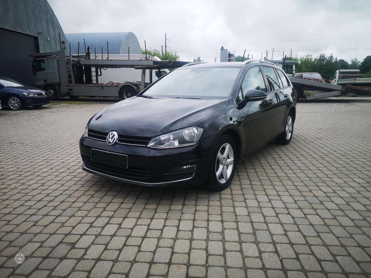 Volkswagen Golf - 1