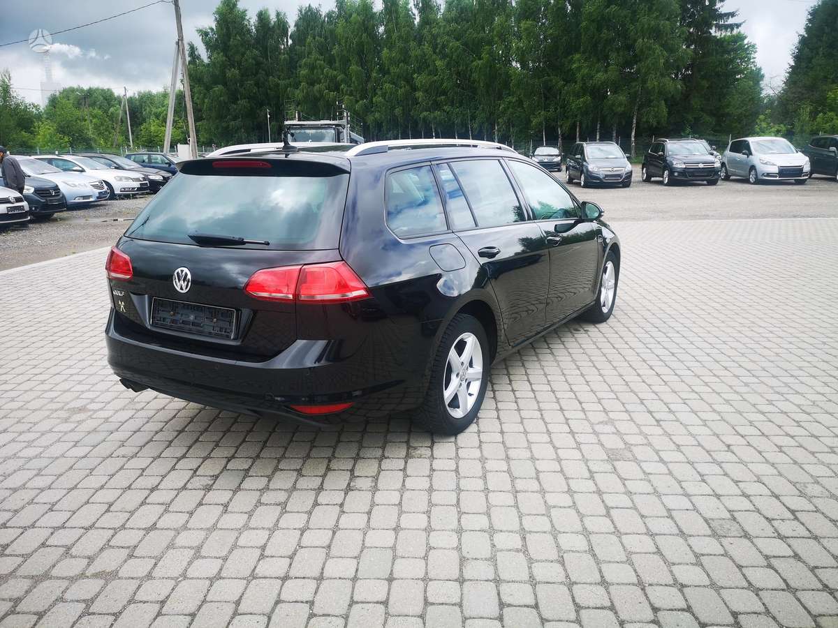 Volkswagen Golf - 6