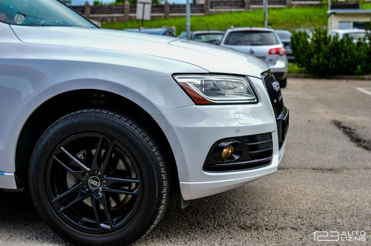 Audi Q5, 2.0 l., off-road / crossover