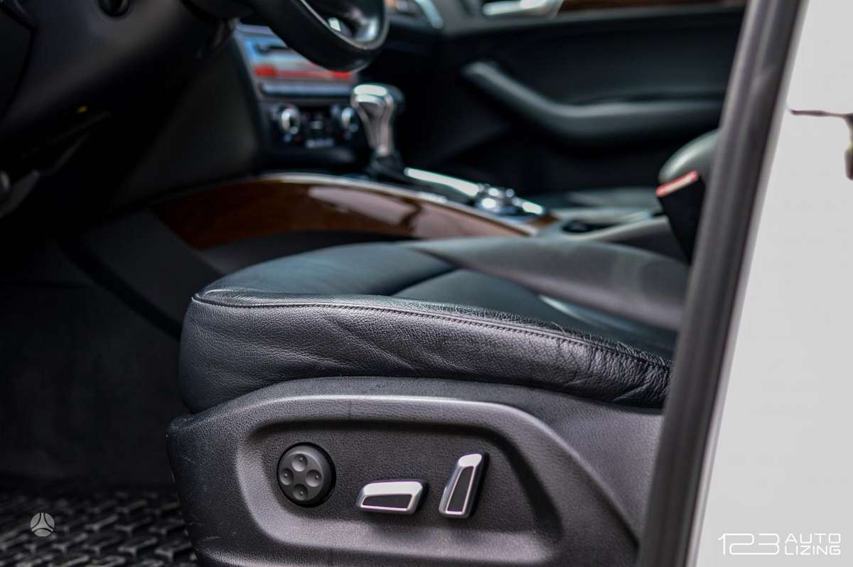 Audi Q5, 2.0 l., off-road / crossover