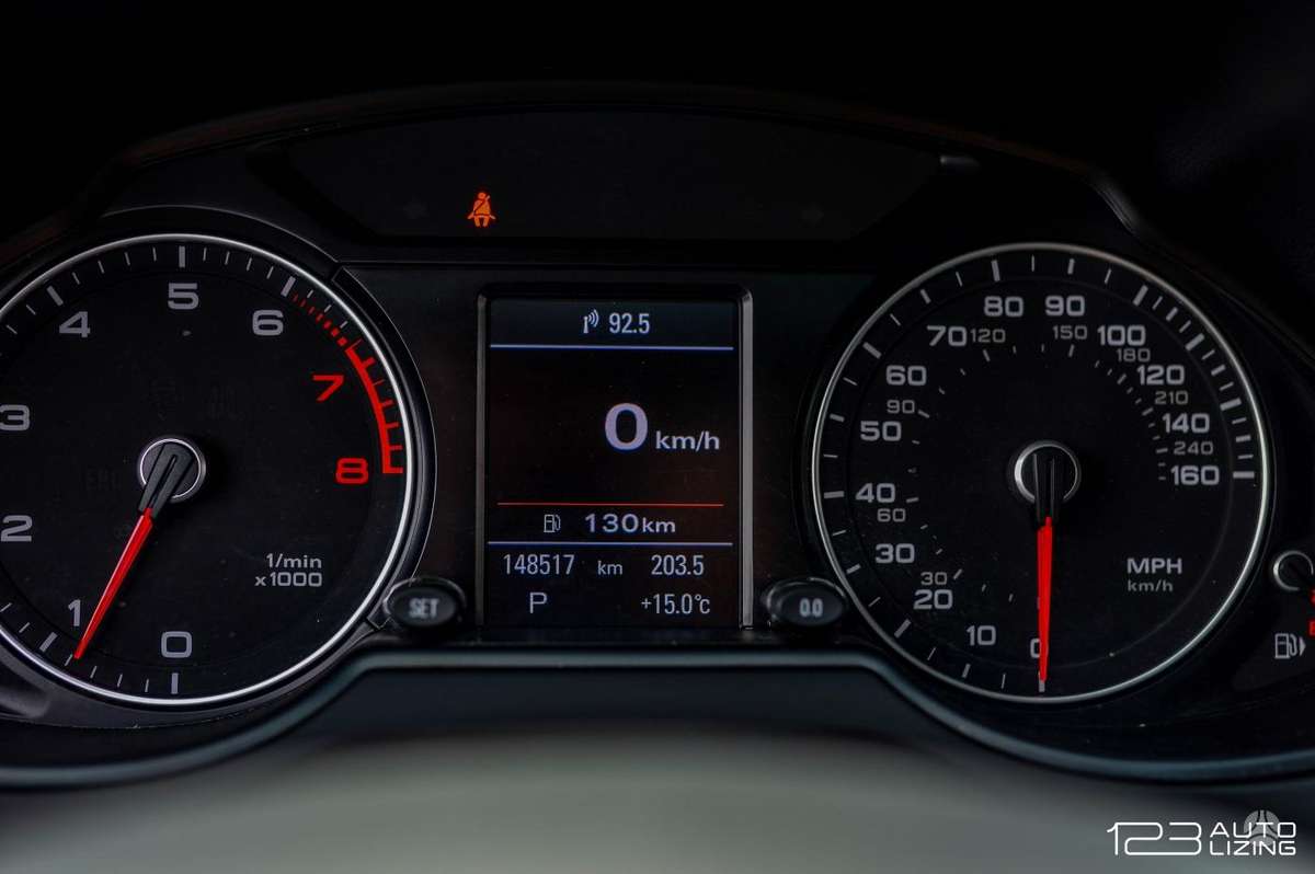 Audi Q5, 2.0 l., off-road / crossover