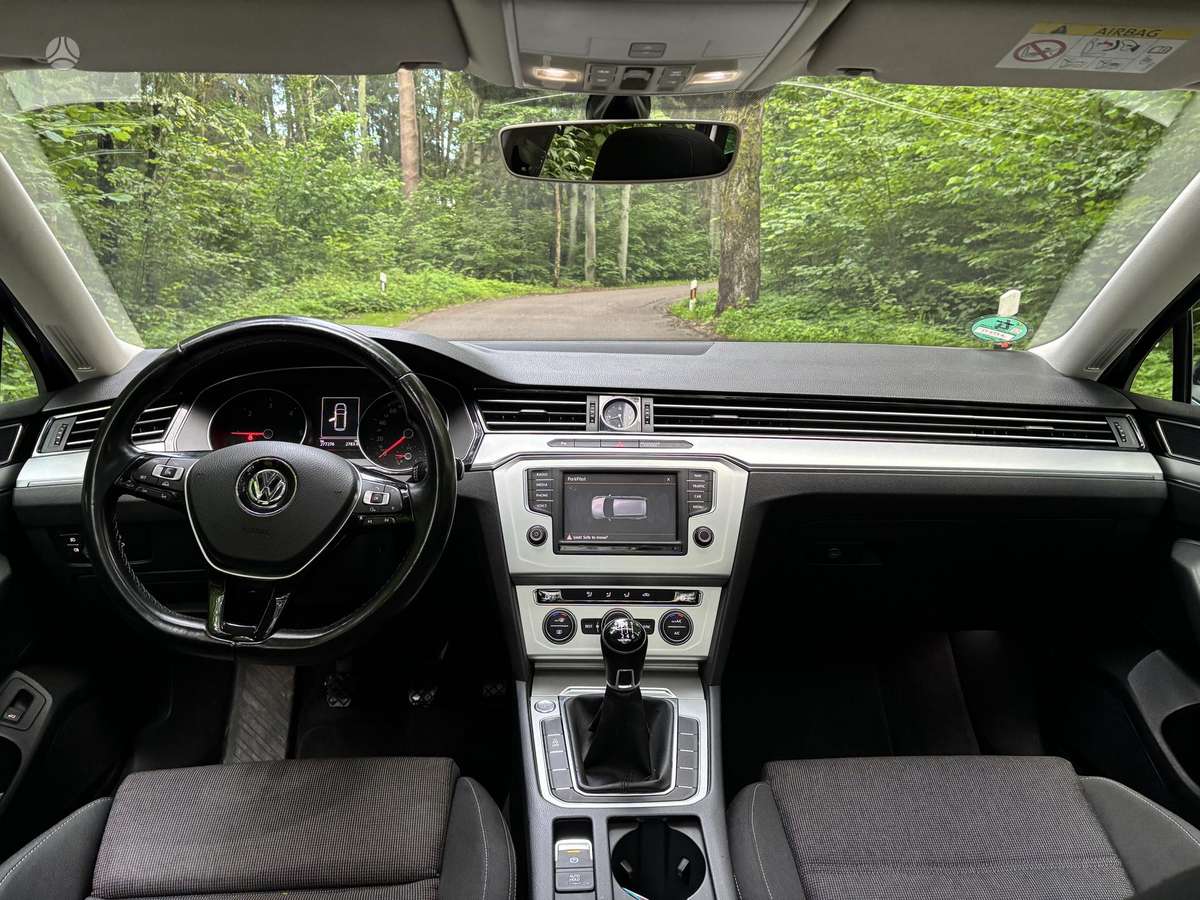 Volkswagen Passat - 9